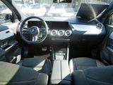 MERCEDES-BENZ GLA 200 d | AMG Night Navi LED AHK Pano Kamera SHZ