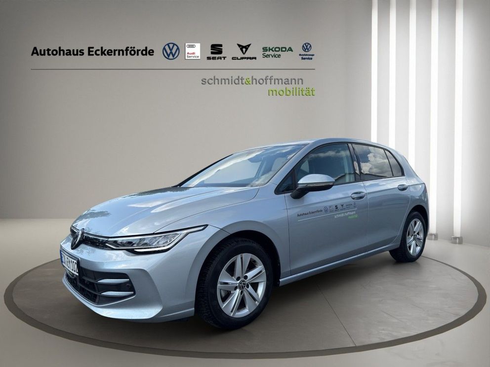 VW Golf VIII 1.5 eTSI 85 kW DSG Life Klima Navi