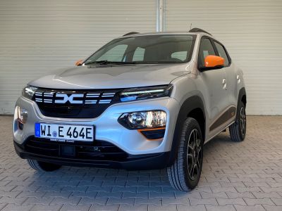 DACIA Spring Essential++NAVI++CCS-Laden++KLIMA++RADIO++