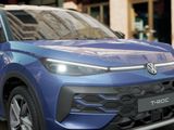 VW T-Roc Life 1.5 eTSI SITZHZ+ACC+PDC+RFK+CARPLAY
