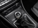 MERCEDES-BENZ GLA 180 Sport Utility Vehicle AHK PDC SHZ
