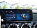 MERCEDES-BENZ CLA 200 SB // AMG PREMIUM AHK KAMERA PANO SPUR