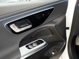 MERCEDES-BENZ E 220 T d 4M , AVANTGARDE AHK DISTR KAMERA SPUR