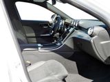 MERCEDES-BENZ C 300 de T-Modell mit EQ Hybrid Technologie AMG