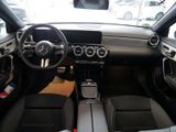 MERCEDES-BENZ A 250 4M AMG NIGHT SPUR PANO AHK KAMERA PDC SHZ