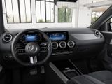 MERCEDES-BENZ GLA 200 AMG NIGHT 360 AHK DISTR KAMERA PANO SPUR