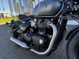 TRIUMPH Bonneville Bobber MY26 Kurven-ABS