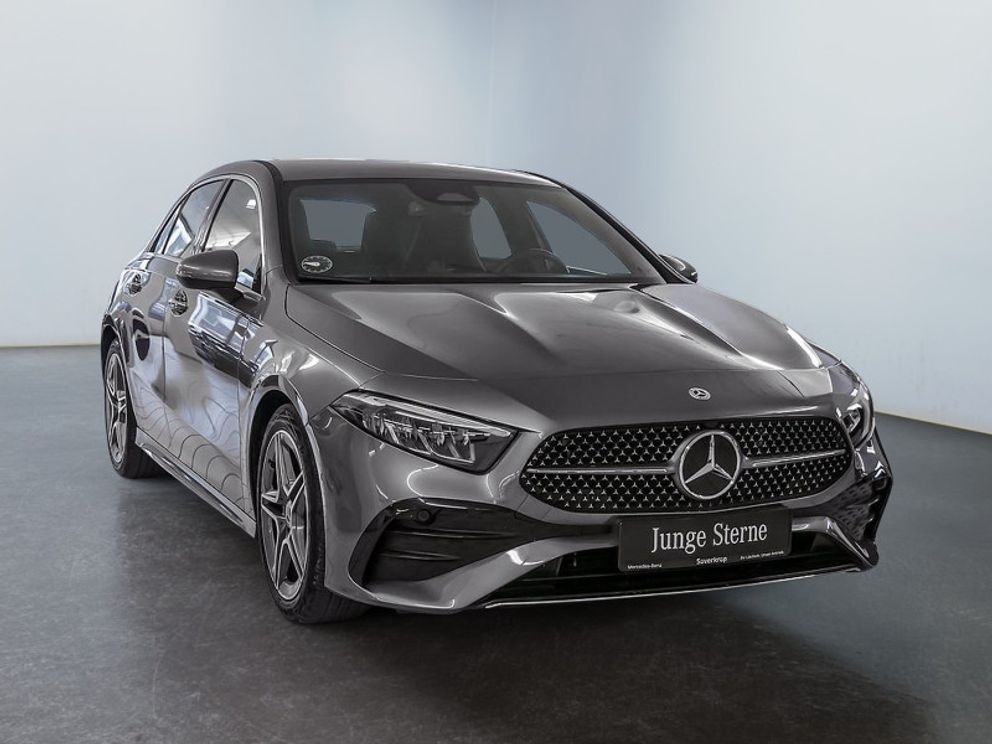 MERCEDES-BENZ A 200 // AMG SPUR KAMERA PDC SHZ