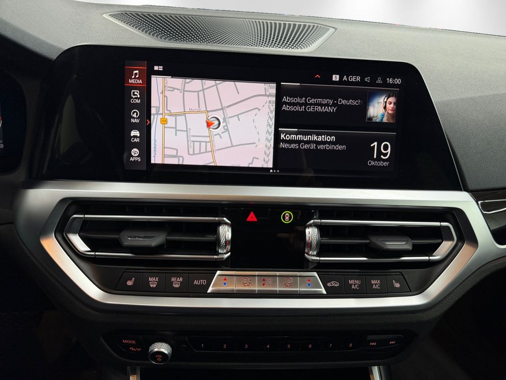 BMW 330 i xDrive Touring Sport Line Memoy+Navi+SHZ