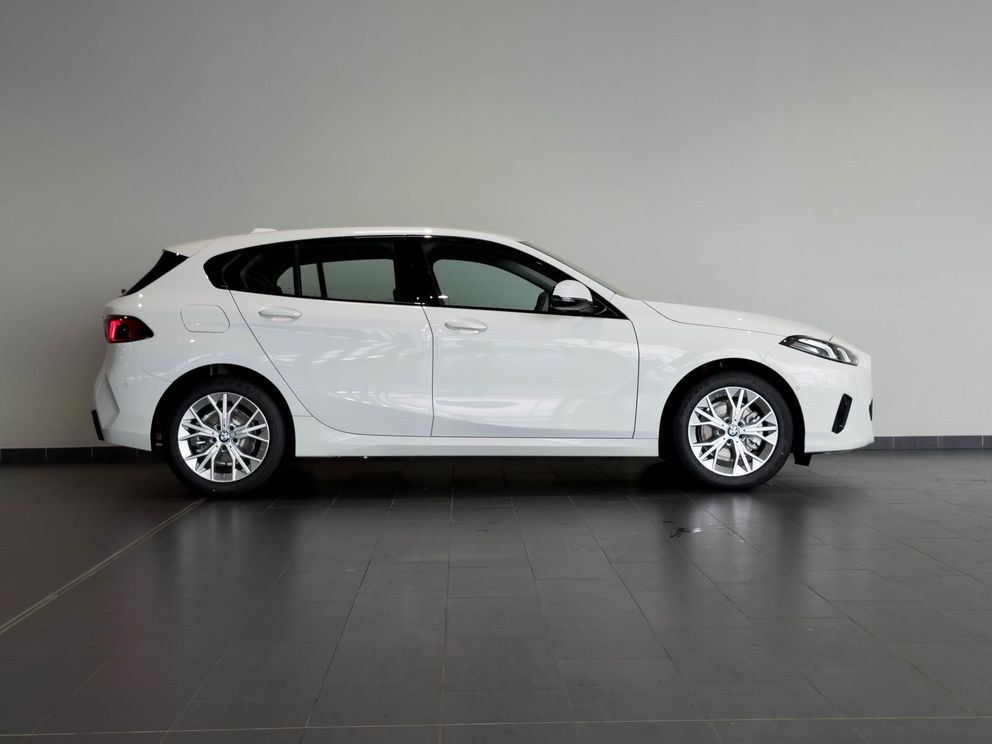 BMW 120 i Navi SZH 17 LMR Driving + Parking Assi.