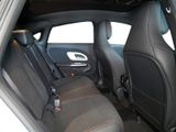MERCEDES-BENZ CLA 180 AVANTGARDE MEMO DISTR PANO SPUR SHZ