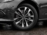 MERCEDES-BENZ C 300 e T // AVANTGARDE SPUR STANDH AHK KAMERA