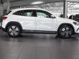MERCEDES-BENZ GLA 200 d , PROGRESSIVE AHK KAMERA PANO SPUR PDC