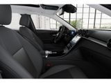 MERCEDES-BENZ C 300 e T //  AVANTGARDE AHK DISTR KAMERA PANO
