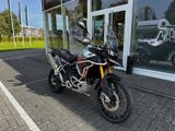 TRIUMPH Tiger 900 Desert Edition MY26 Akrapovic