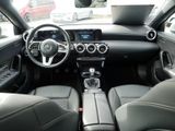 MERCEDES-BENZ A 180 d KAMERA PANO SPUR PDC SHD SHZ