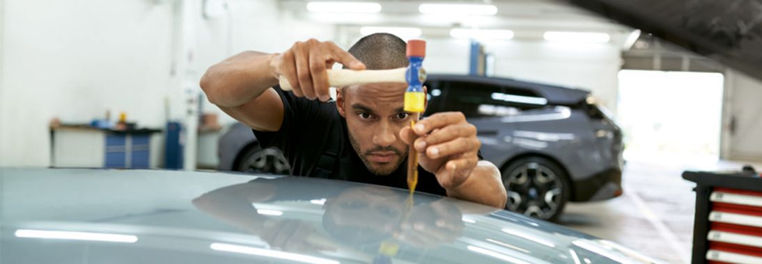 Dellenreparatur an einem BMW / MINI