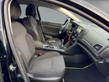 RENAULT Megane IV 5-Türer Play TCe 130 LED DAB Temp PDC Berganfahrass. Speedlimiter Klima BT