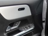MERCEDES-BENZ GLA 200 d | AMG NIGHT AHK DISTR KAMERA PANO SPUR