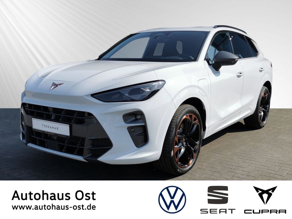 CUPRA Terramar VZ 1.5 e-Hybrid Matrix LED AHK Panorama Sennheiser