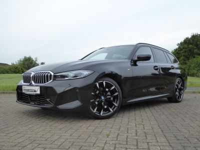 BMW 320 d xDrive Touring M Sport Head Up adapt. LED Panoramadach