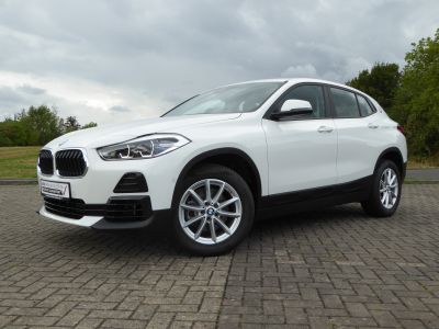 BMW X2 sDrive18i Advantage Navi LED Harman Kardon