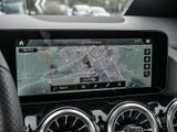 MERCEDES-BENZ EQA 300 4M , AMG DISTR PANO SPUR STANDH AHK SHZ