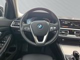 BMW 330 d Touring Luxury Line LC Professional Driving Assistant