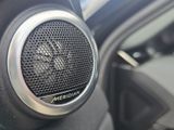 LAND ROVER Range Rover Evoque P300e R-Dynamic SE AHK