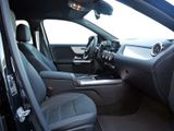 MERCEDES-BENZ GLA 200 d AMG NIGHT 360 AHK DISTR KAMERA SPUR