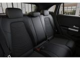 MERCEDES-BENZ GLA 200 PROGRESSIVE SPUR DISTR PANO AHK 360 PDC