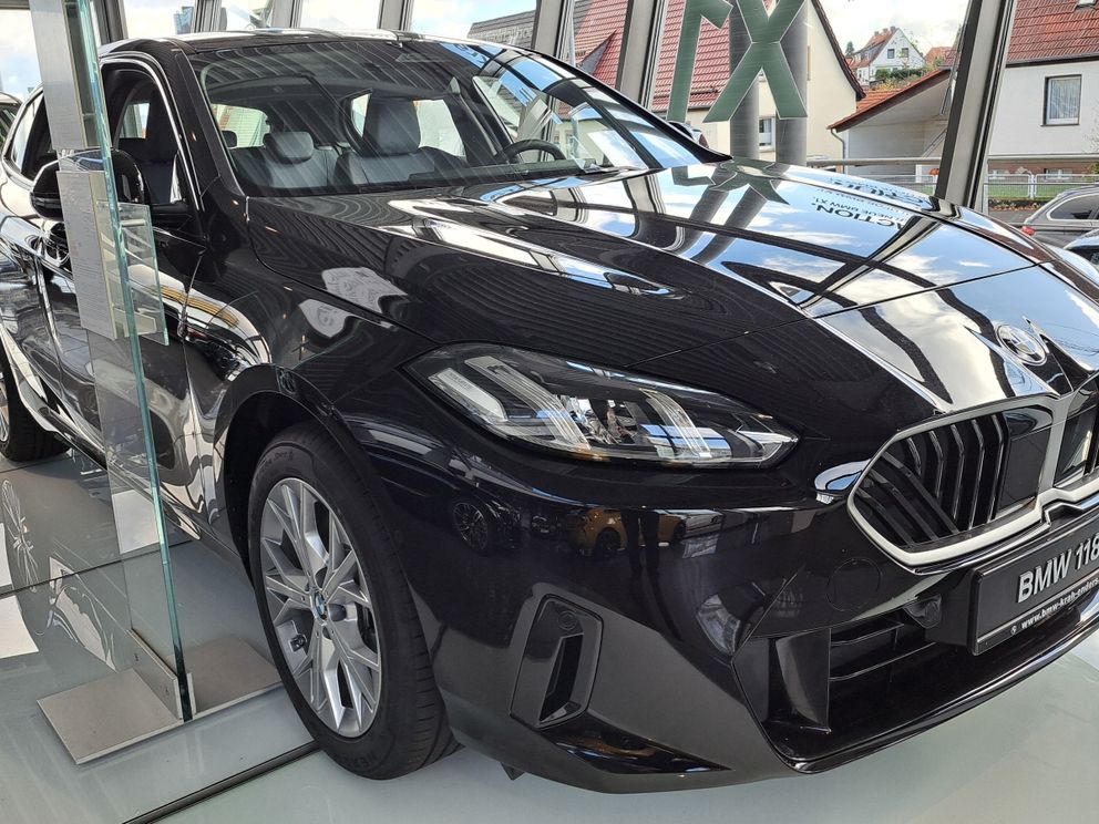 BMW 118 d+LM+DWA+SZH+Sportsitze+Klimaautomatik+