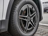 MERCEDES-BENZ EQA 300 4M , AMG DISTR PANO SPUR STANDH AHK SHZ