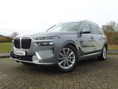 BMW X7 xDrive40i Standheizung Panoramadach AHK Iconic Glow