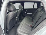 BMW 320 iA M-Sport Panorama HiFi-Lautsprecher ACC