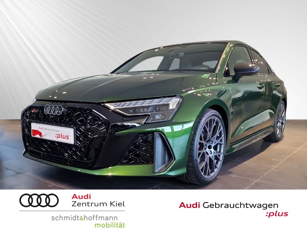 AUDI RS3 Limousine TFSI quattro S-tronic Leder Navi+