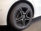 MERCEDES-BENZ A 200 d AMG NIGHT SPUR PANO AHK KAMERA STANDH