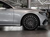 MERCEDES-BENZ E 300 de T-Modell mit EQ Hybrid Technologie AMG