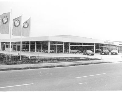 Umzug in das neu gebaute Autohaus