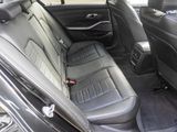 BMW 320 e+RFK+AHK+Navi+HarmanKardon+Leder+eSitze+HUD