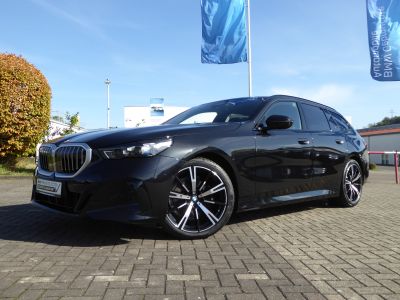 BMW 520 d xDrive Touring M Sport Standheizung AHK Innenraumkamera