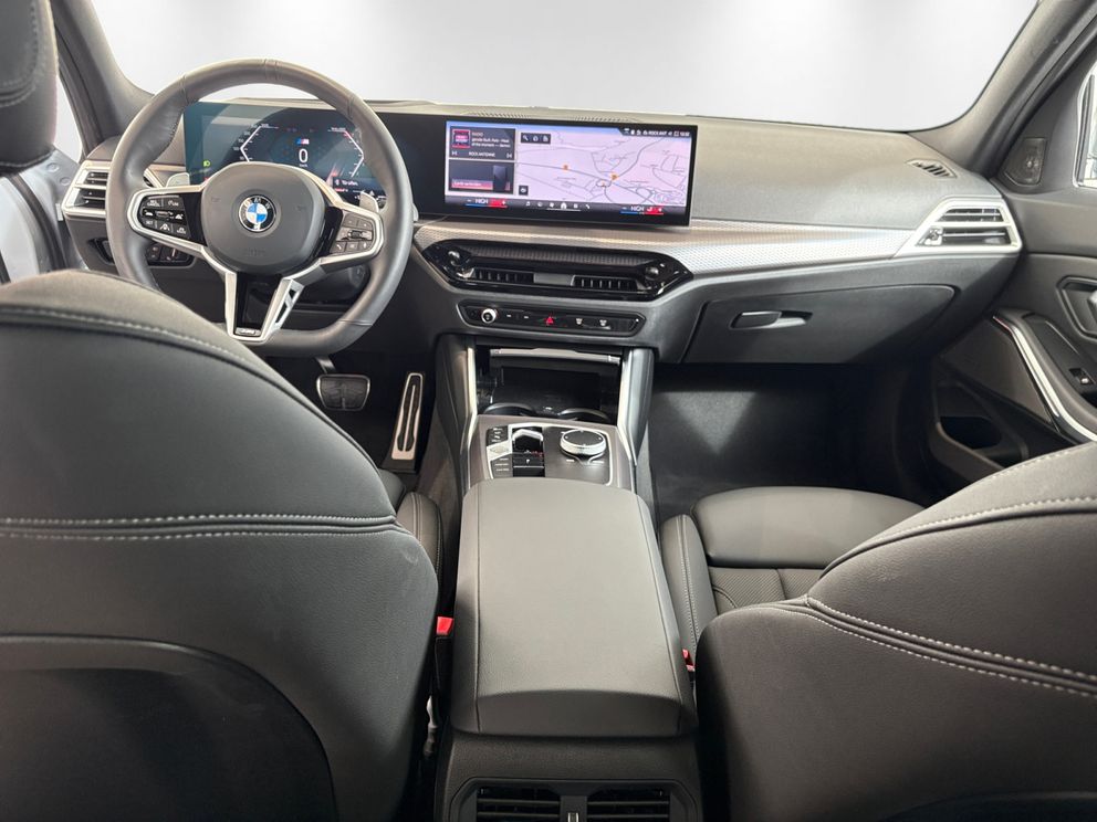 BMW 318 M Sport i Touring Park-Assistent PDCv+h RFK SHZ HUD
