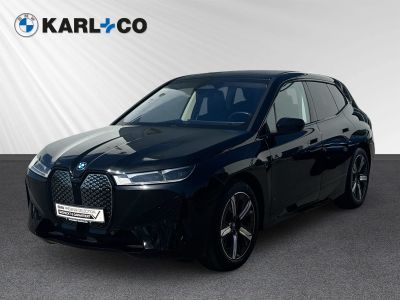 BMW iX 40xDrive 360 Kamera Soft-Close Sportpaket