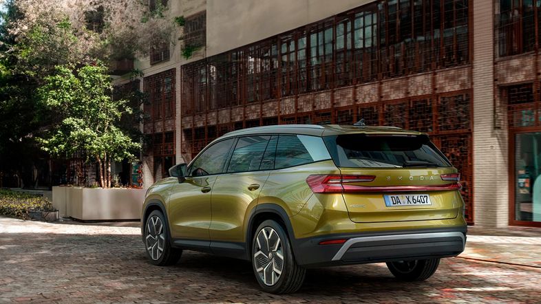 Außenansicht des neuen Skoda Kodiaq Selection Hybrid mit aerodynamischen Felgen und moderner LED-Lichtgrafik.