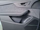 AUDI Q8 TFSI e quattro S-line business tiptronic