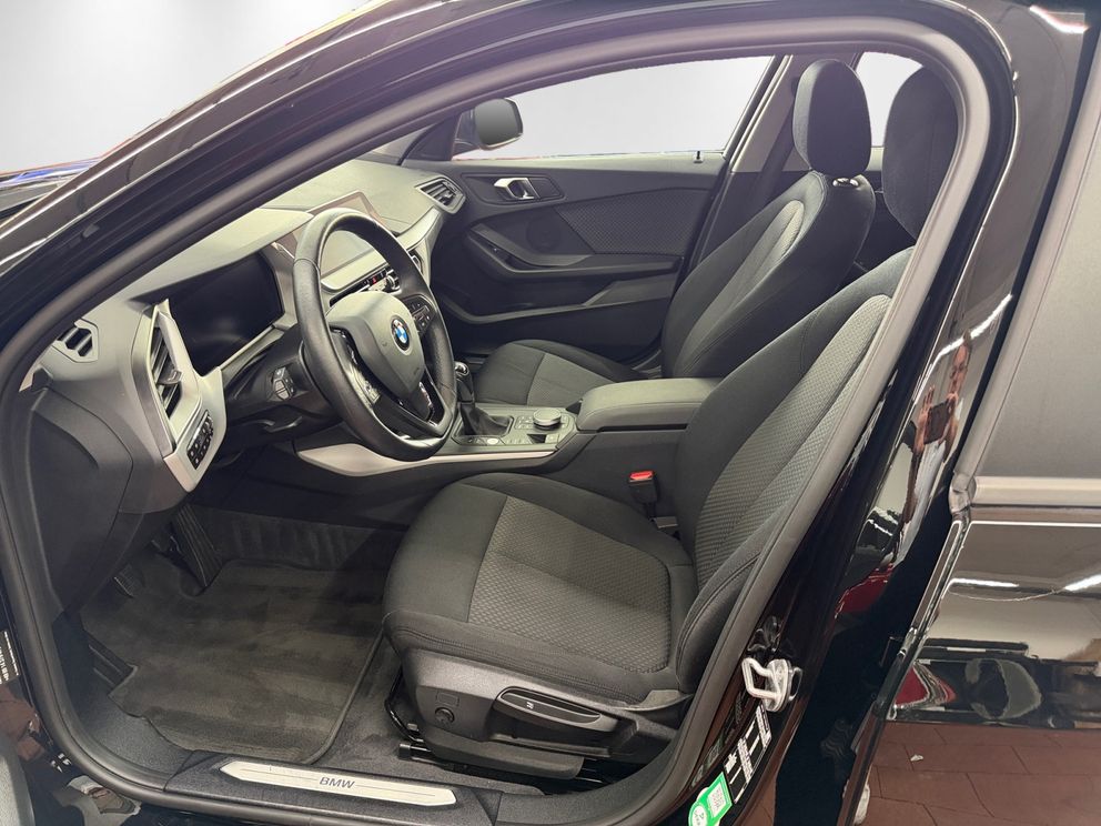 BMW 116 d Modell Advantage SHZ+LED+PDC+HUD+Navi