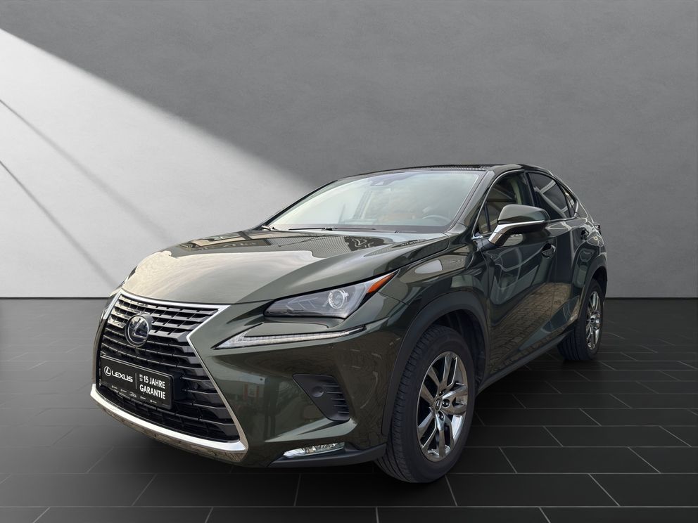 LEXUS NX 300 h*EXECUTIVE*4x4*1HD* 15J-GARANTIE*