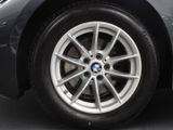 BMW 320i Advantage