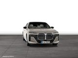 BMW M760e xDrive Limousine