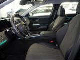 MERCEDES-BENZ E 220 d T //  AVANTGARDE AHK DISTR KAMERA SPUR